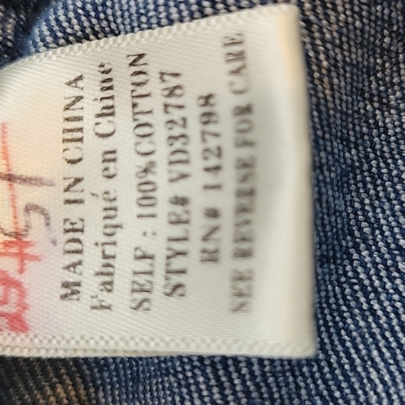 Very J denim jumper with pockets.  100% cotton. Size is Small - Picture 8 of 8